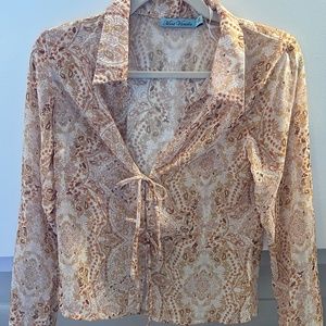 NWT Isalis Paisley with tie and collar